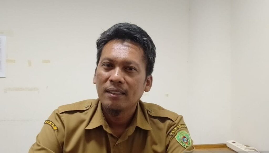 Pencairan Gaji di Benuo Taka