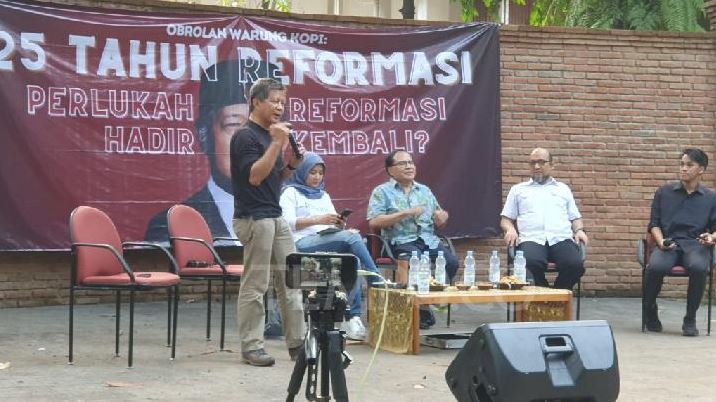 Rocky Gerung Hina Jokowi