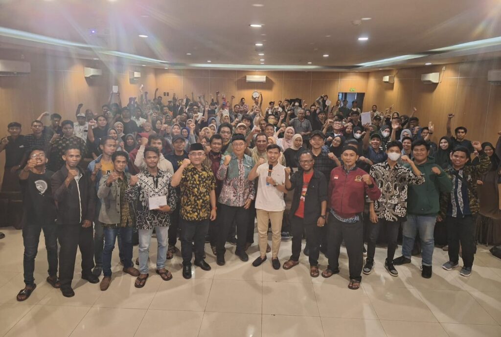 Pesan Kiai Aus: Pancasila Sebagai Pilar Pemersatu Generasi Muda Anggota DPR RI KH Aus Hidayat Nur saat sosialisasi 4 pilar Kebangsaan di Hotel Grand Kartika Samarinda, Sabtu (2/9/2023)