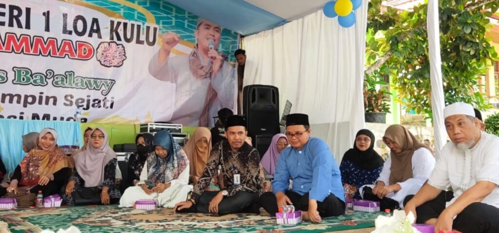 SMAN 1 Loa Kulu merayakan milad ke-33 sekaligus memperingati maulid nabi Muhammad Saw, Jumat (20/9/2024).