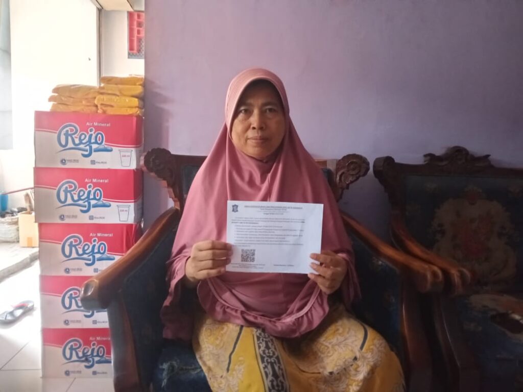 Erni Susanty saat ditemui wartawan di rumahnya Minggu,(22/9/2024)(Foto:Dian/Etara.id).