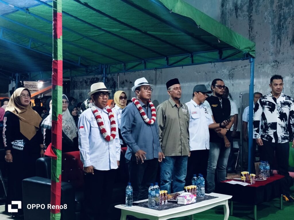 Ratusan masyarakat menghadiri acara undangan Family For Army di Gang Family Desa Sangatta Utara, Kutim.