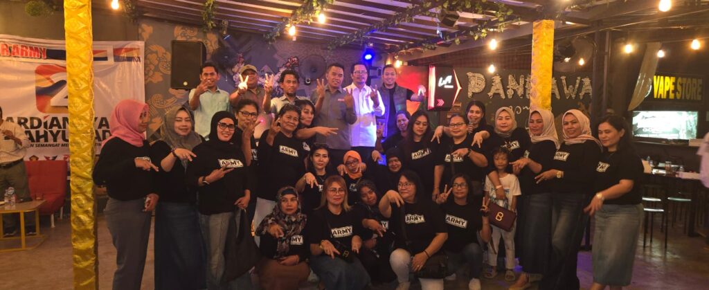 Deklararasi Srikandi Gemass untuk Army di cafe pandawa, Minggu (13/10/2024) malam.