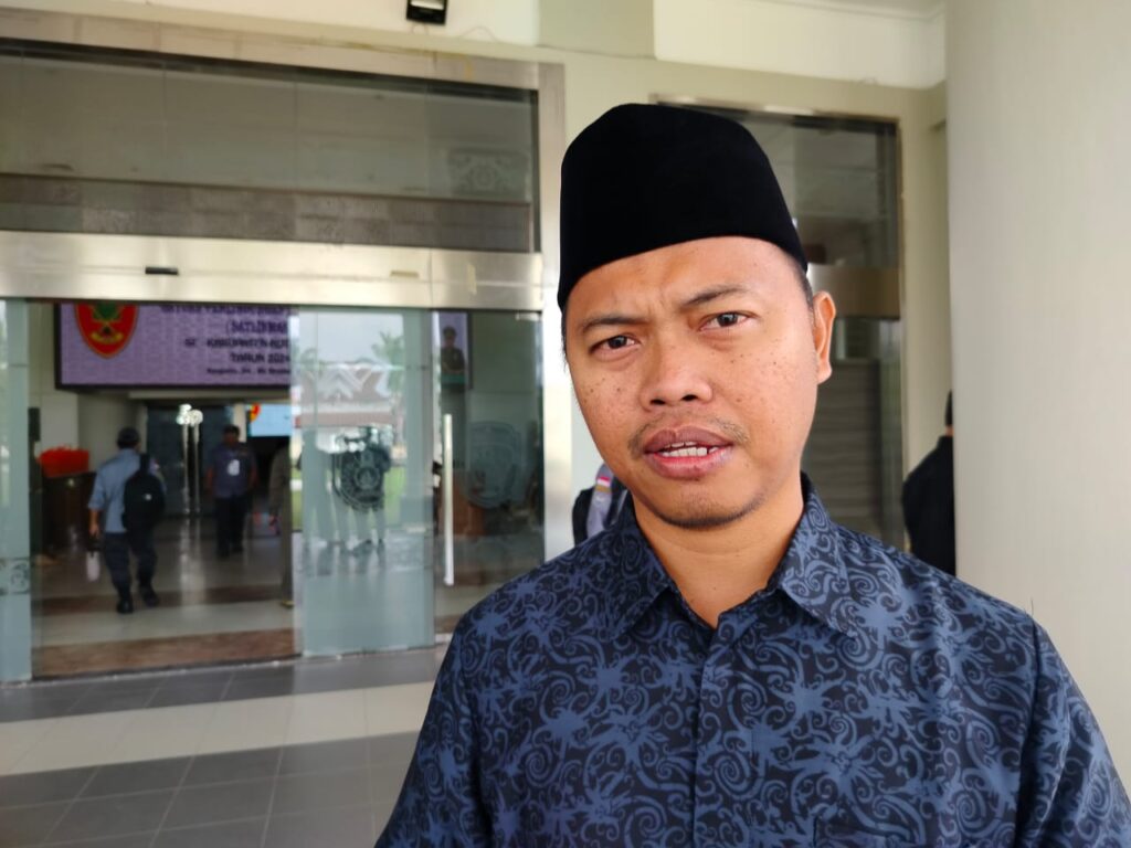 Budi: Satlinmas Bersiap Amankan TPS di Pilkada Kutim 2024 Budi Wibowo, Komisioner KPU Kutim saat diwawancarai