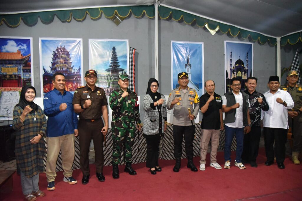 Forkopimda Sidoarjo,Bawaslu dan KPU sidak TPS Selasa malam(26/11/2024)(Foto: Dian _ etara.id).