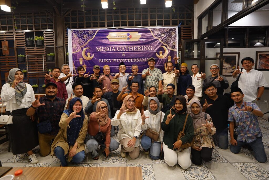 suasana buka bersama DSN dan Media di Cafe Ocean, Sangatta, Jumat (21/3/2025).