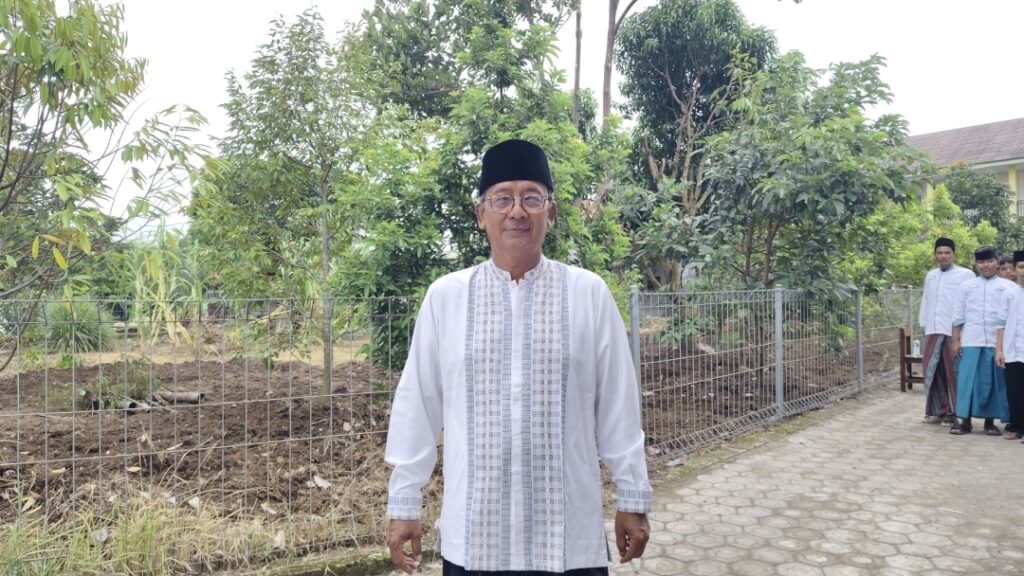 KH. Bimo Agus Sunarno, pengasuh Pesantren Segoro Agung