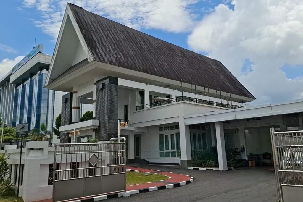 Rumah Jabatan Gubernur Kalimantan Timur yang berlokasi di Jalan Gajah Mada