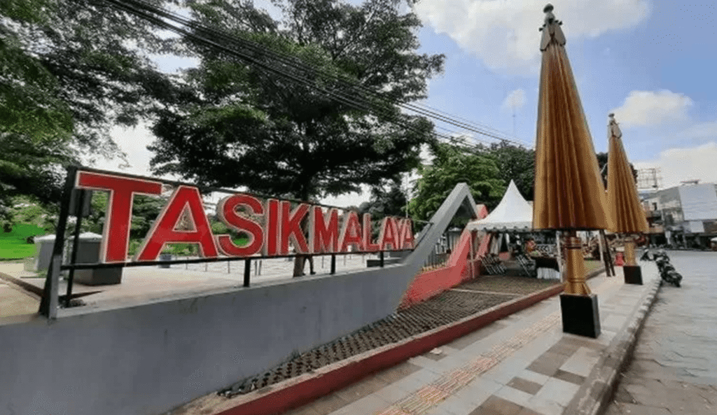 inflasi tasikmalaya 044 persen
