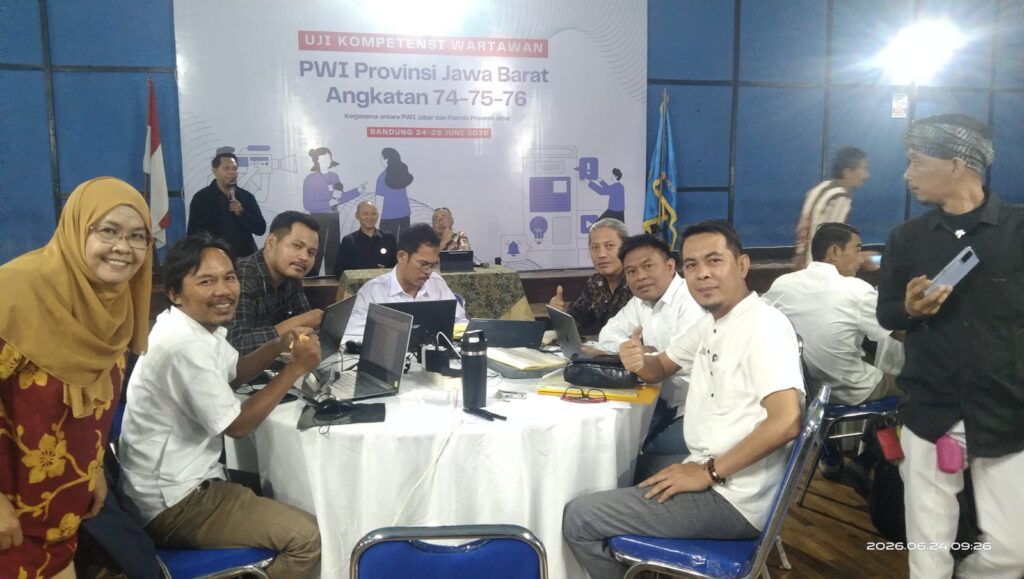 36 Juta Warga Jabar Gunakan Handphone, Pers Ditantang Adaptif 36 Juta Warga Jabar Gunakan Handphone, Pers Ditantang Adaptif