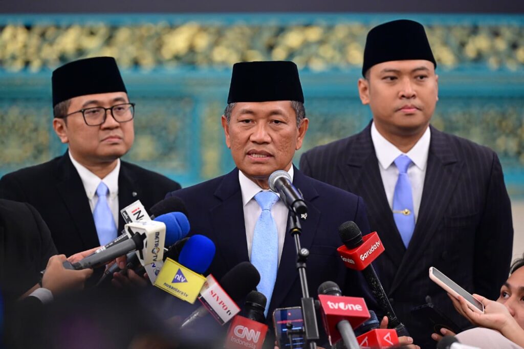 URI Akan Kelola Sekolah Garuda hingga LAN Gubernur URI Donny Ermawan Taufanto memberikan keterangan kepada wartawan usai pelantikan di Istana Kepresidenan, Jakarta, Rabu (22/7/2026).
