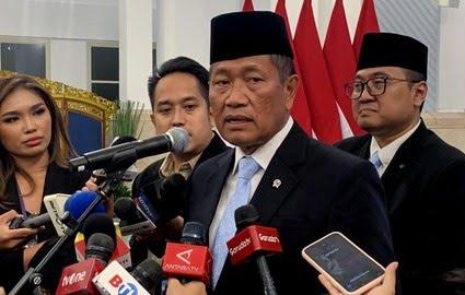 Donny Ermawan Taufanto memberikan keterangan kepada wartawan usai dilantik sebagai Gubernur Universitas Republik Indonesia di Istana Kepresidenan Jakarta.