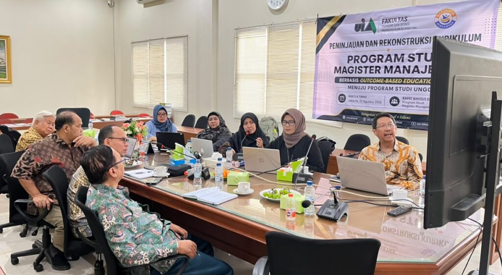 Magister Manajemen UIA Benahi Kurikulum untuk Menuju Unggul Sesi diskusi rekonstruksi kurikulum MM-UIA.