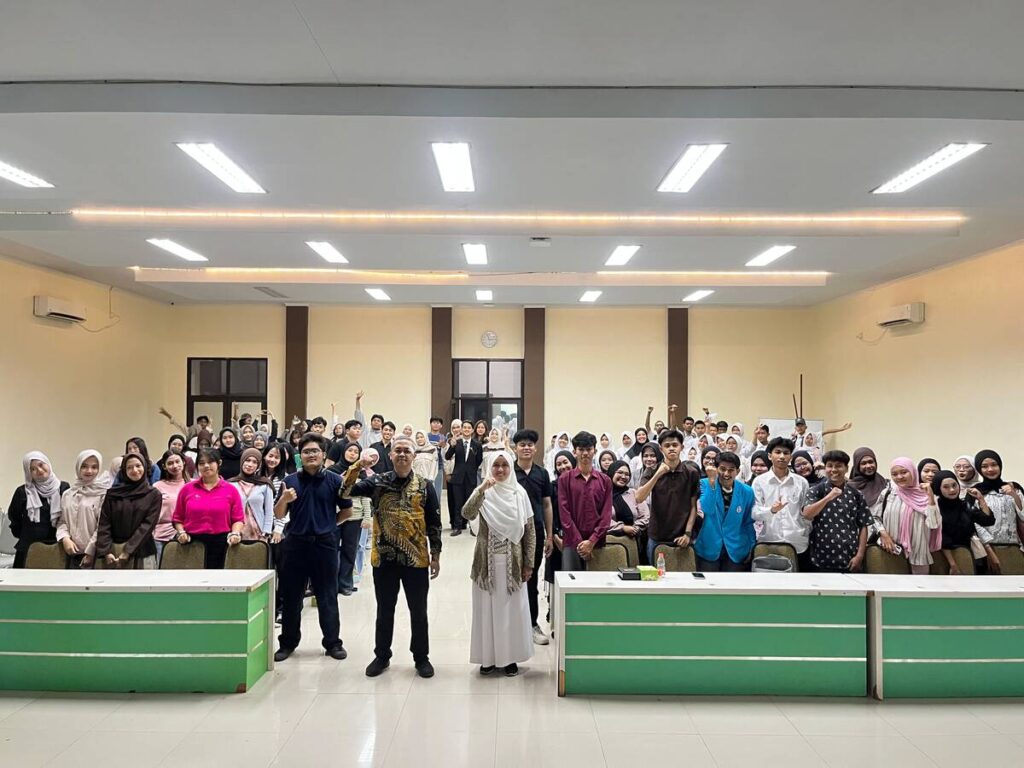 Foto bersama Peserta dan panitia Workshop Kesehatan Mental dalam rangka Dies Natalis ke-2 Prodi Perbankan dan Keuangan Digital Unsil, Tasikmalaya, Rabu (21/10/2026).